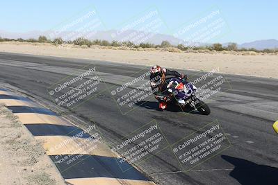 media/Dec-01-2025-Moto Forza (Mon) [[2daa91e15f]]/2-Intermediate Group/Session 4 (Turn 10 Inside)/